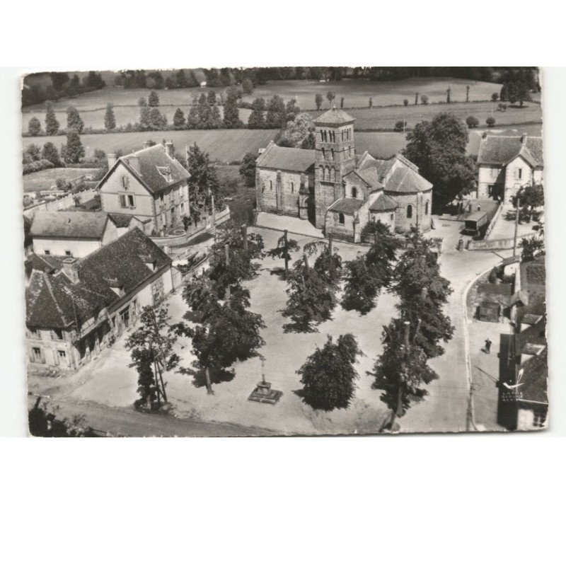 AGONGES: la place, l'église vue aérienne 10x15 - très bon état
