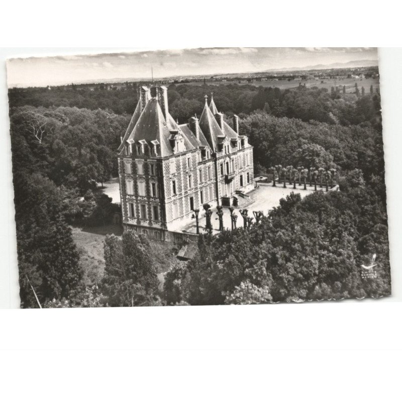 CHAZEUIL: le château vue aérienne 10x15 - très bon état