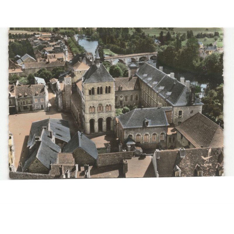 EBREUIL: l'église abbatiale saint-léger XIIe siècle vue aérienne 10x15 - très bon état