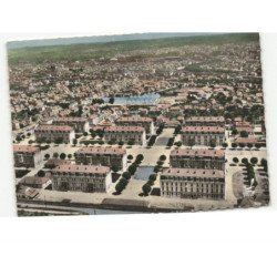 MONTLUCON: les casernes vue aérienne 10x15 - très bon état