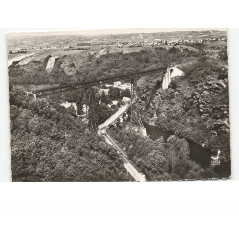 SAINT-BONNET-de-ROCHEFORT: sur la sioule le viaduc de rouzat datant de 1869 vue aérienne 10x15 - très bon état