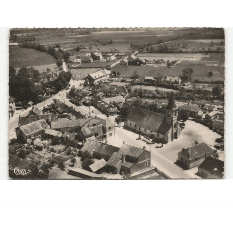 GANNAY-sur-LOIRE: vue générale et l'église vue aérienne 10x15 - très bon état