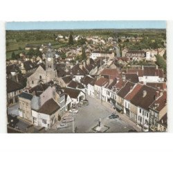 MONTMARAULT: vue générale, au 1er plan, places d'armes vue aérienne 10x15 - très bon état