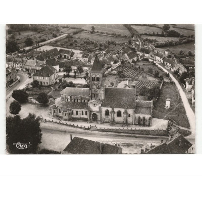 SAINT-MENOUX: l'église classé monument historique vue aérienne 10x15 - très bon état