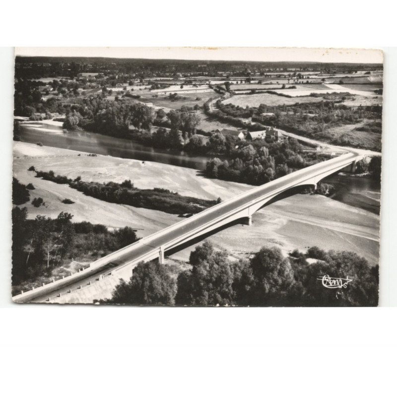 LE VEURDRE: vue générale et le pont sur l'allier vue aérienne 10x15 - très bon état