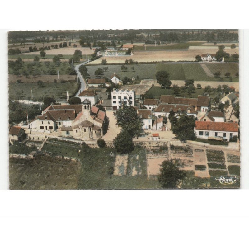 BAYET: le bourg vue aérienne 10x15 - très bon état