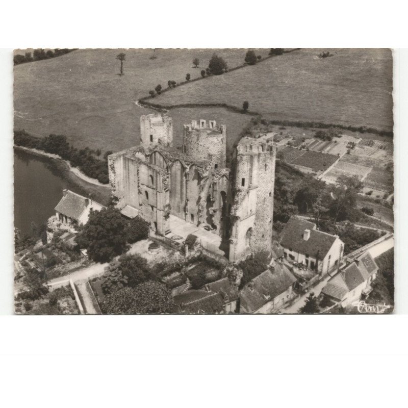 BOURBON-L'ARCHAMBAULT: ruines du château vue aérienne 10x15 - très bon état