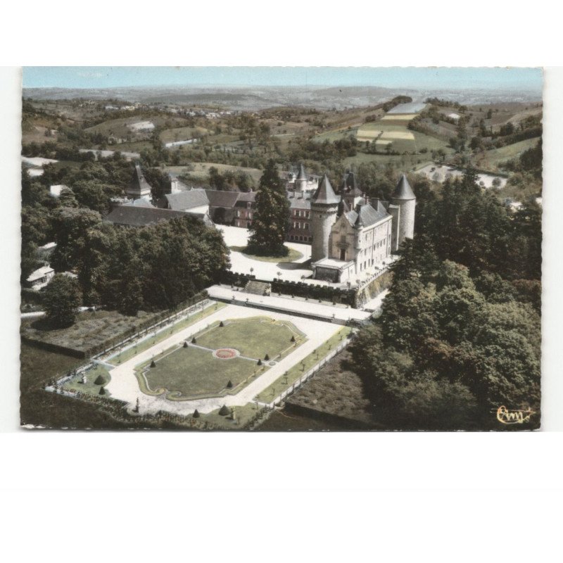 BUSSET: le château vue aérienne 10x15 - très bon état