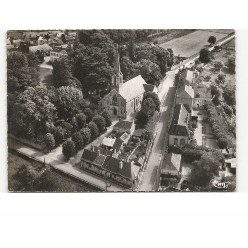 CHATEAU-la-VALLIERE: l'église vue aérienne 10X15 - très bon état