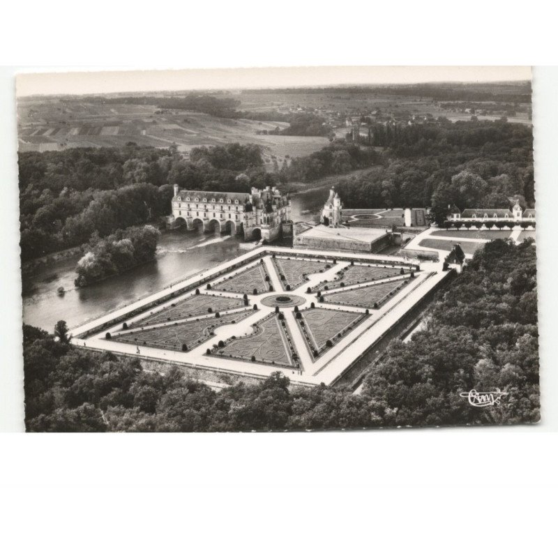 CHENONCEAUX: le château et ses jardins vue aérienne 10X15 - très bon état
