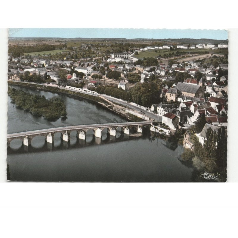 LA HAYE-DESCARTES: vue générale vue aérienne 10X15 - très bon état