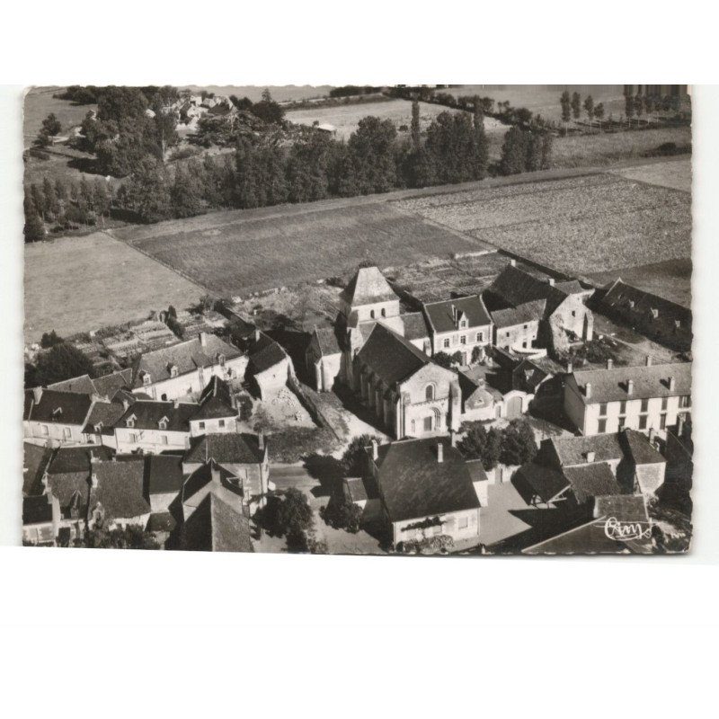 PARCAY-sur-VIENNE: l'église vue aérienne 10X15 - très bon état