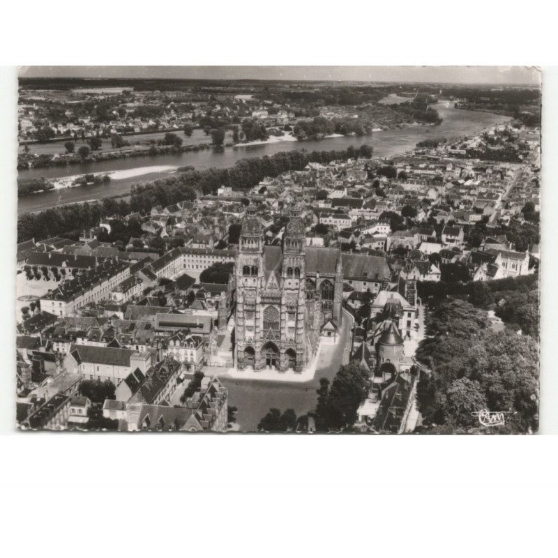 TOURS: la cathédrale saint-gatien vue aérienne 10X15 - très bon état