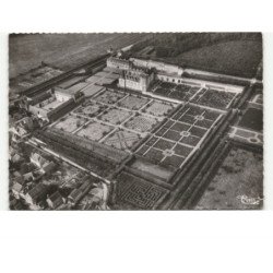 VILLANDRY: le château et les jardins d'ornements vue aérienne 10X15 - très bon état