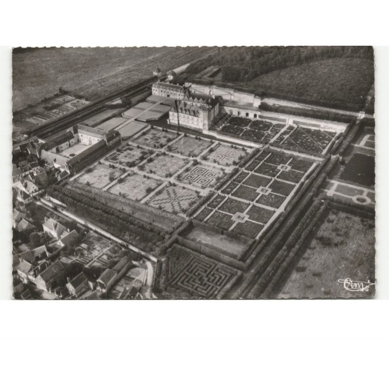 VILLANDRY: le château et les jardins d'ornements vue aérienne 10X15 - très bon état