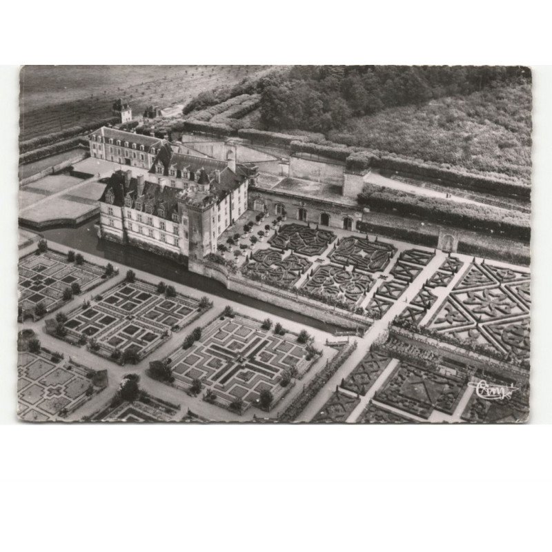VILLANDRY: le château et les jardins d'ornements vue aérienne 10X15 - très bon état