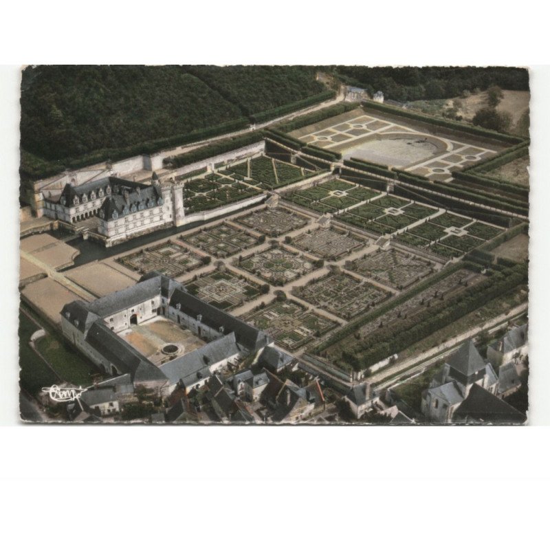 VILLANDRY: le château vue aérienne 10X15 - état