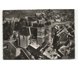BRIANCON: la collégiale XVIIe siècle au fond le champ de mars vue aérienne 10X15 - état