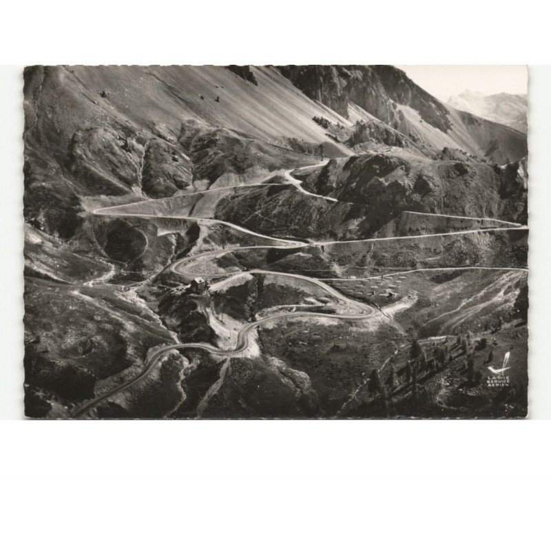 COL D'IOZARD: la route des grandes alpes, les lacets et le refuge napoléon vue aérienne 10X15 - très bon état