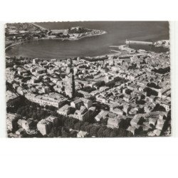 ANTIBES: la ville et le port vue aérienne 10X15 - très bon état