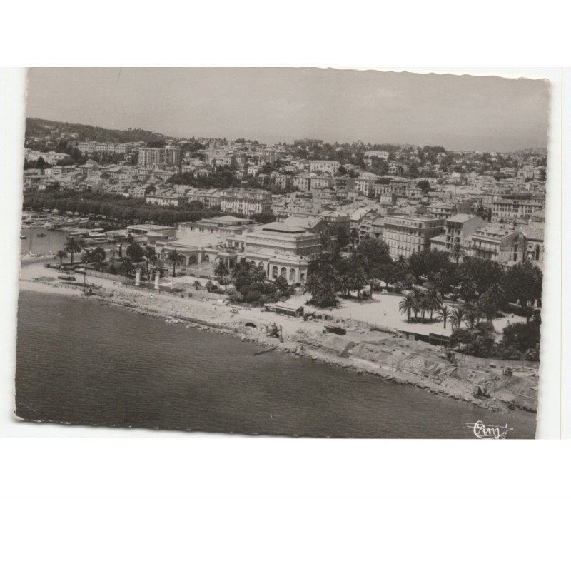 CANNES: le casino et un coin du port vue aérienne 10X15 - très bon état