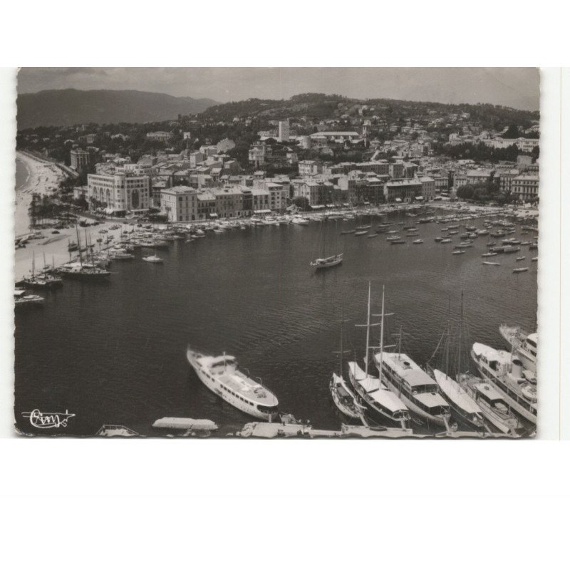CANNES: le port et le mont chevalier vue aérienne 10X15 - très bon état