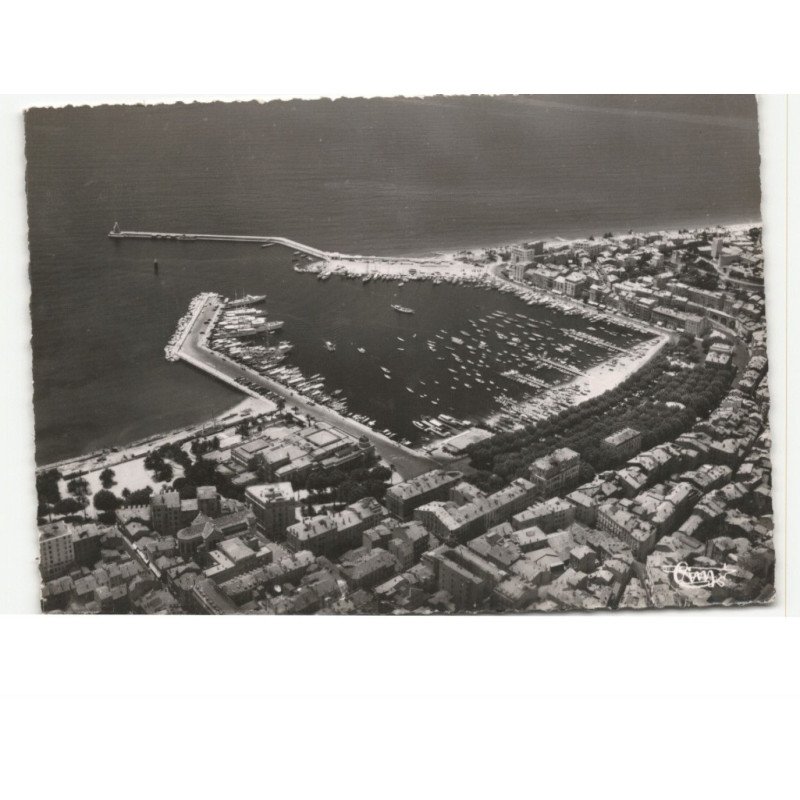 CANNES: le port et les alliées vue aérienne 10X15 - très bon état