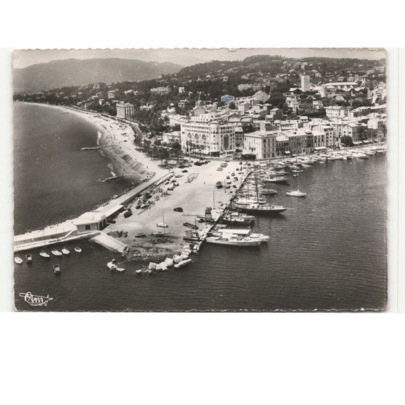 CANNES: hôtel martinez, un coin du port et jetées saint-pierre vue aérienne 10X15 - état