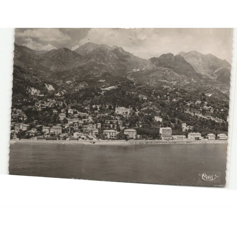 MENTON ET ROQUEBRUNE CAP-MARTIN: les plages, au centre l'hôtel alexandra vue aérienne 10X15 - très bon état