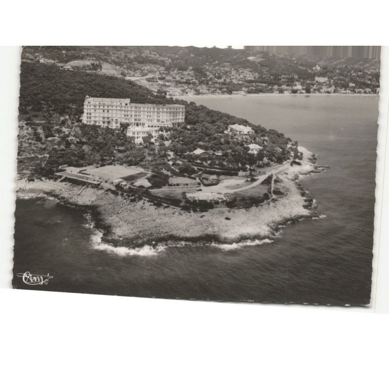 CAP-MARTIN: le grand hôtel du cap et sa piscine dans le fond, menton vue aérienne 10X15 - très bon état