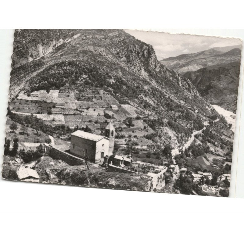 DALUIS: le haut du village, l'église vue aérienne 10X15 - très bon état