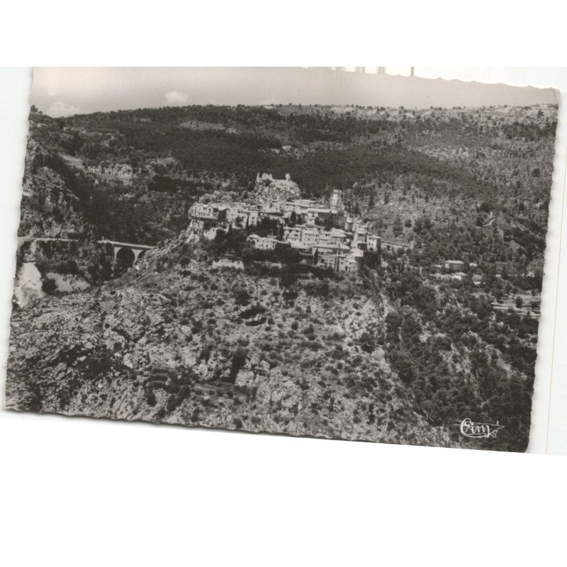 EZE: vue générale sur le village vue aérienne 10X15 - très bon état