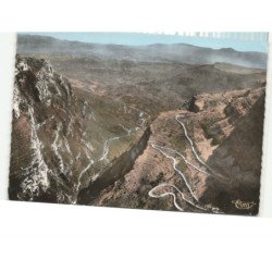 GOURDON: curieux village sarrasin, les lacets de la route de gourdon vue aérienne 10X15 - état
