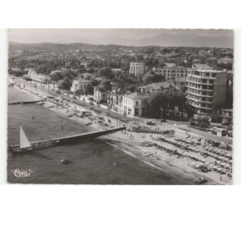 JUAN-les-PINS: la plage et la promenade du soleil vue aérienne 10X15 - très bon état