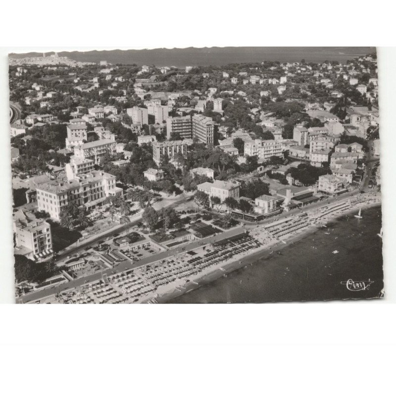 JUAN-les-PINS: la plage et les hôtels square guy maupassant vue aérienne 10X15 - très bon état