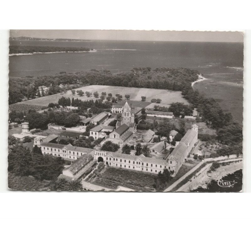 ILE SAINT-HONORAT: abbaye de notre-dame de lérins vue aérienne 10X15 - très bon état
