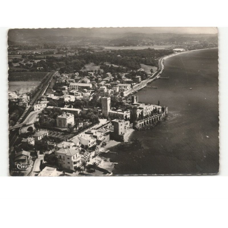 LA NAPOULE: boulevard du midi, le château clews et la plage vue aérienne 10X15 - très bon état