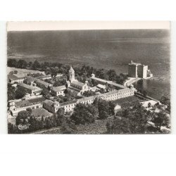 LIERINS: abbaye de notre-dame de liérins, l'abbaye et le monastère fortifié vue aérienne 10X15 - très bon état