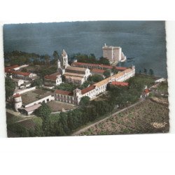 ILE SAINT-HONORAT: vue générale du monastère vue aérienne 10X15 - très bon état