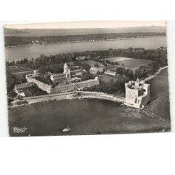 ILE SAINTE-HONORAT: l'abbaye de saint-hopnorat au fond, l'ile sainte-marguerite vue aérienne 10X15 - très bon état