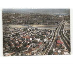 SAINT-LAURENT-du-VAR: au 1er plan, la gare, au fond nice vue aérienne 10X15 - très bon état