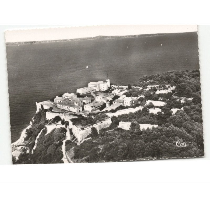 ILE-SAINTE-MARGUERITE: le fort du masque de fer vue aérienne 10X15 - très bon état