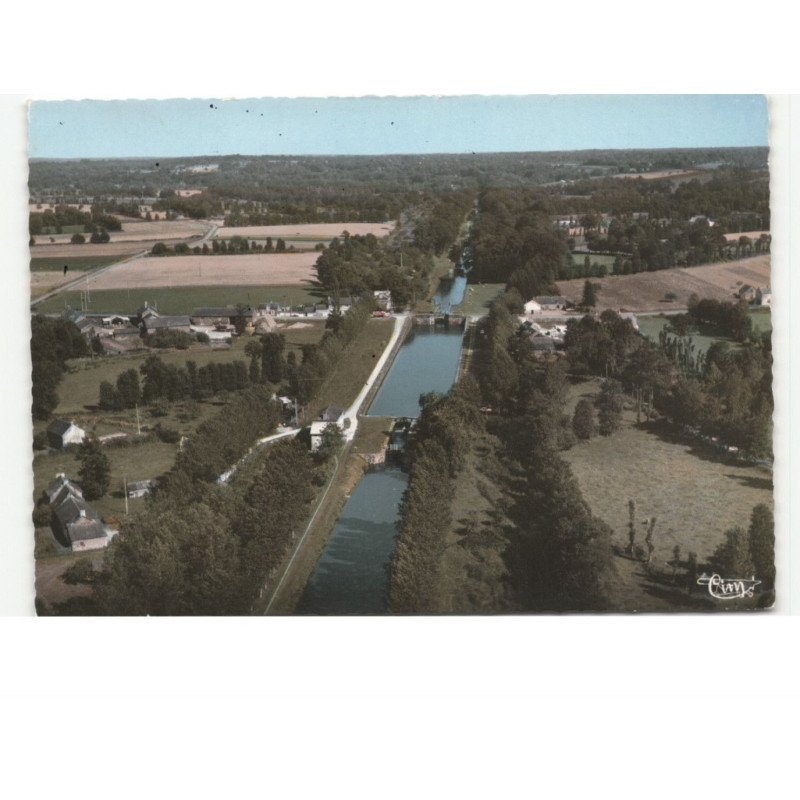 BAZOUGES-sous-HEDE: les écluses vue aérienne 10X15 - très bon état