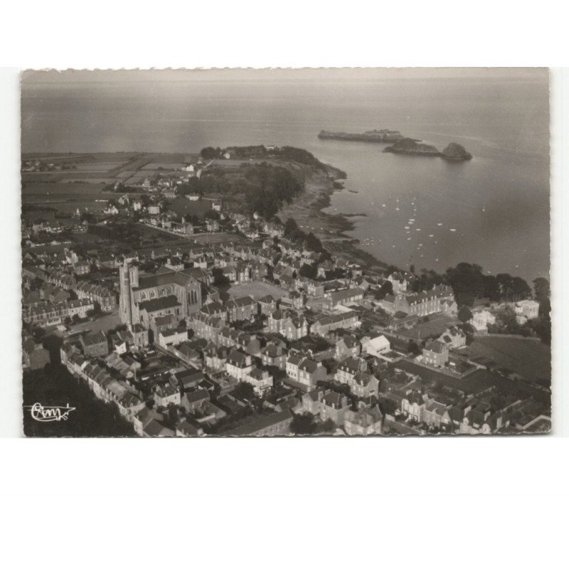 CANCALE: générale de la ville, le rocher de cancale et le fort des rimains vue aérienne 10X15 - très bon état