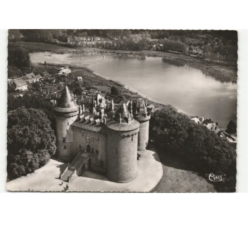 COMBOURG: le château vue aérienne 10X15 - très bon état
