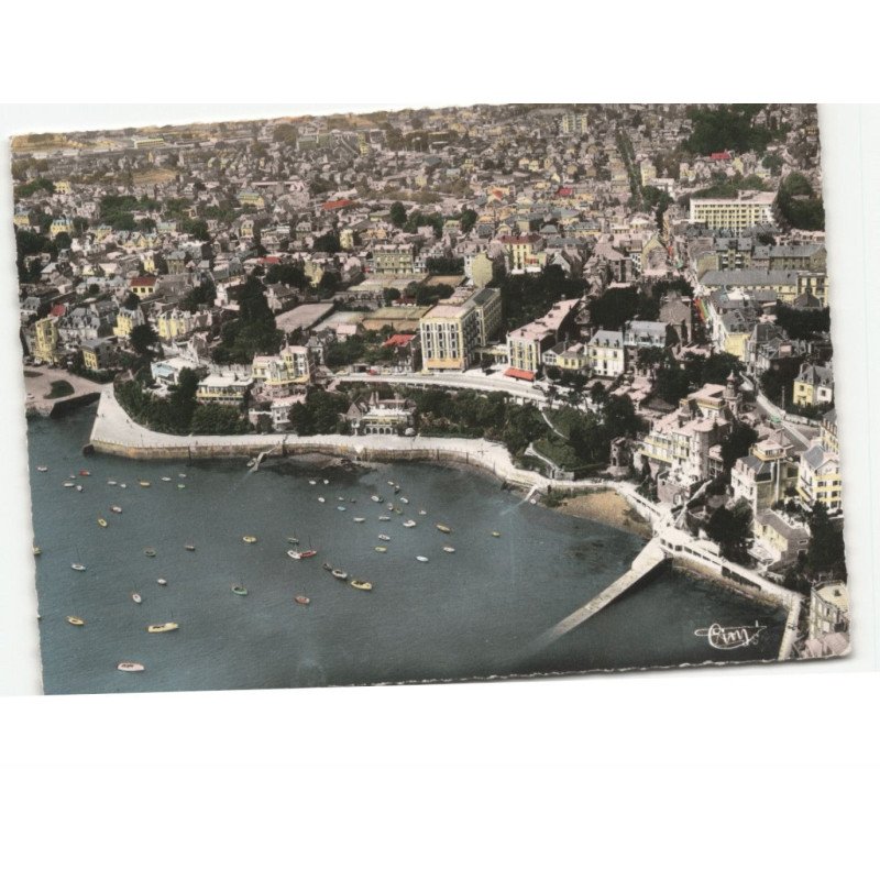 DINARD: le grand hôtel, les vedettes, le yacht club vue aérienne 10X15 - très bon état