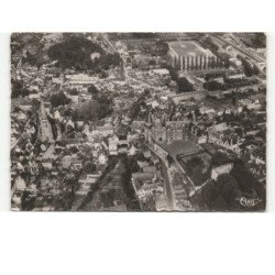 LANGEAIS: le château et l'église vue aérienne 10X15 - très bon état