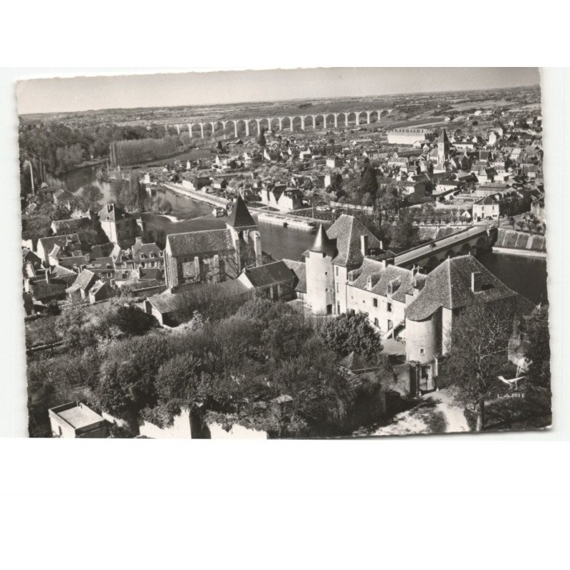 LE BLANC: le château aérienne 10X15 - très bon état