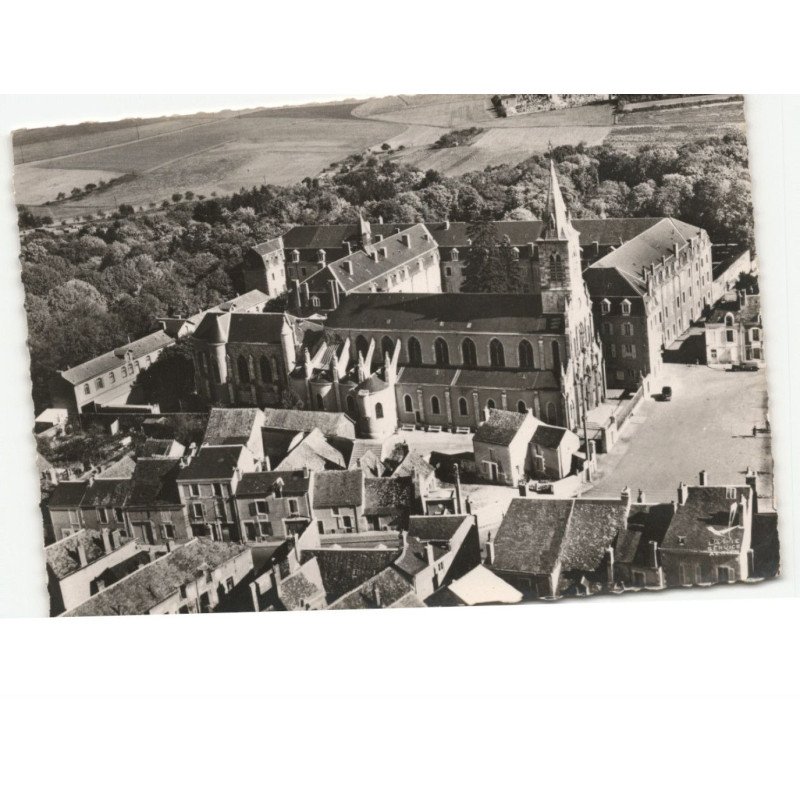ISSOUDUN: la basilique du sacré-copeur et école saint-cyr aérienne 10X15 - très bon etat