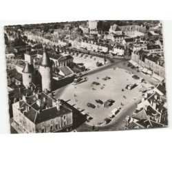 ISSOUDUN: place du juin 10, le beffroi, le palais de justice aérienne 10X15 - très bon etat